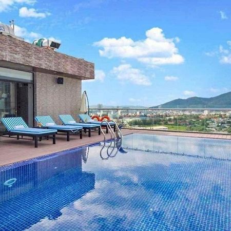 Diamond Beach Hotel Дананг Экстерьер фото